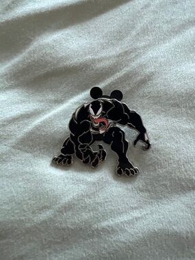 Disney Venom Enamel Pin - Black with Pink Tongue